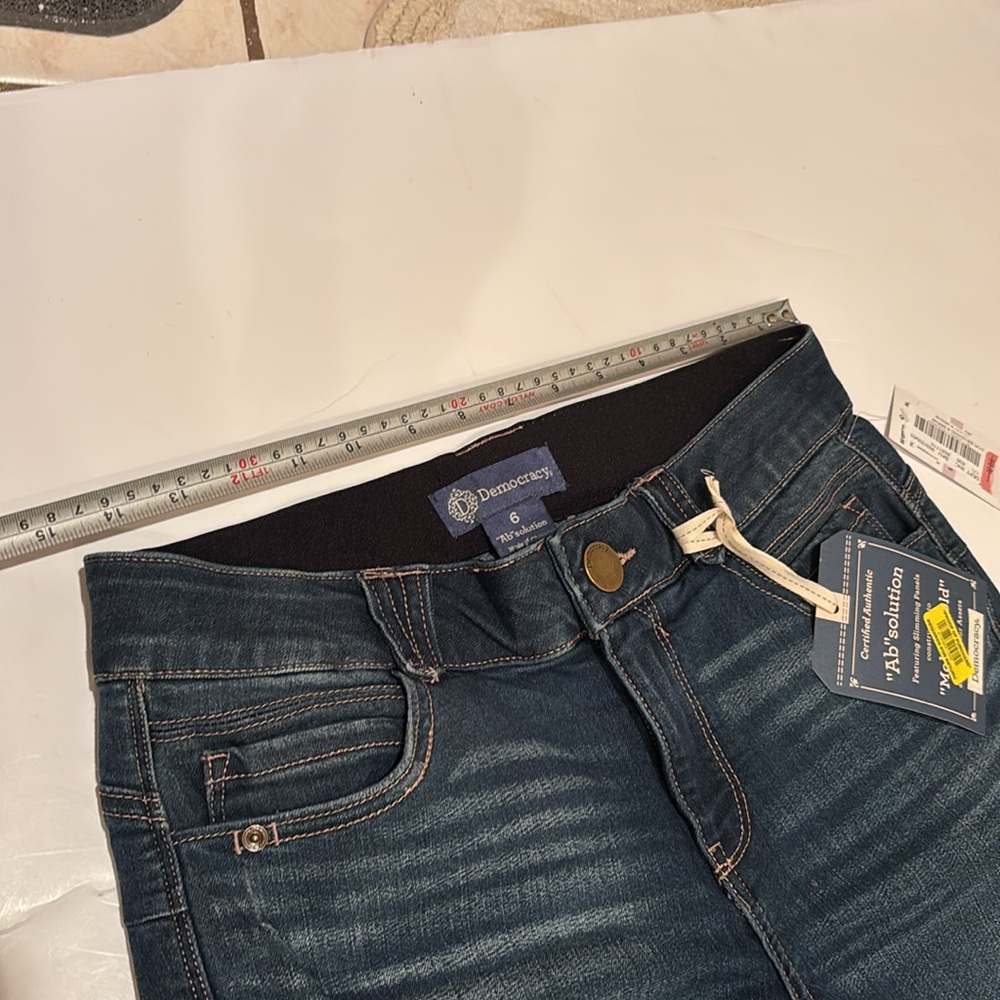 NWT Democracy Indigo Denim Shorts Bermuda crops  6 ab solution - Picture 10 of 12